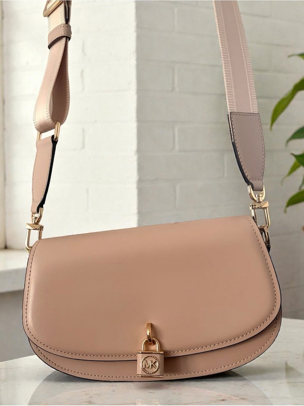 NWOT  Michael Kors Mila Shoulder Bag
